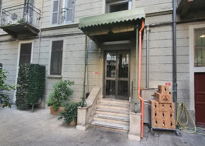 Lilly Konukevi Milano