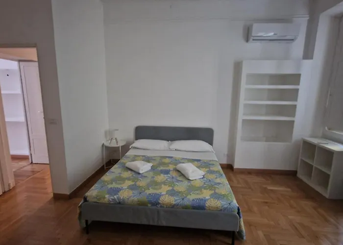 Lilly Konukevi Milano